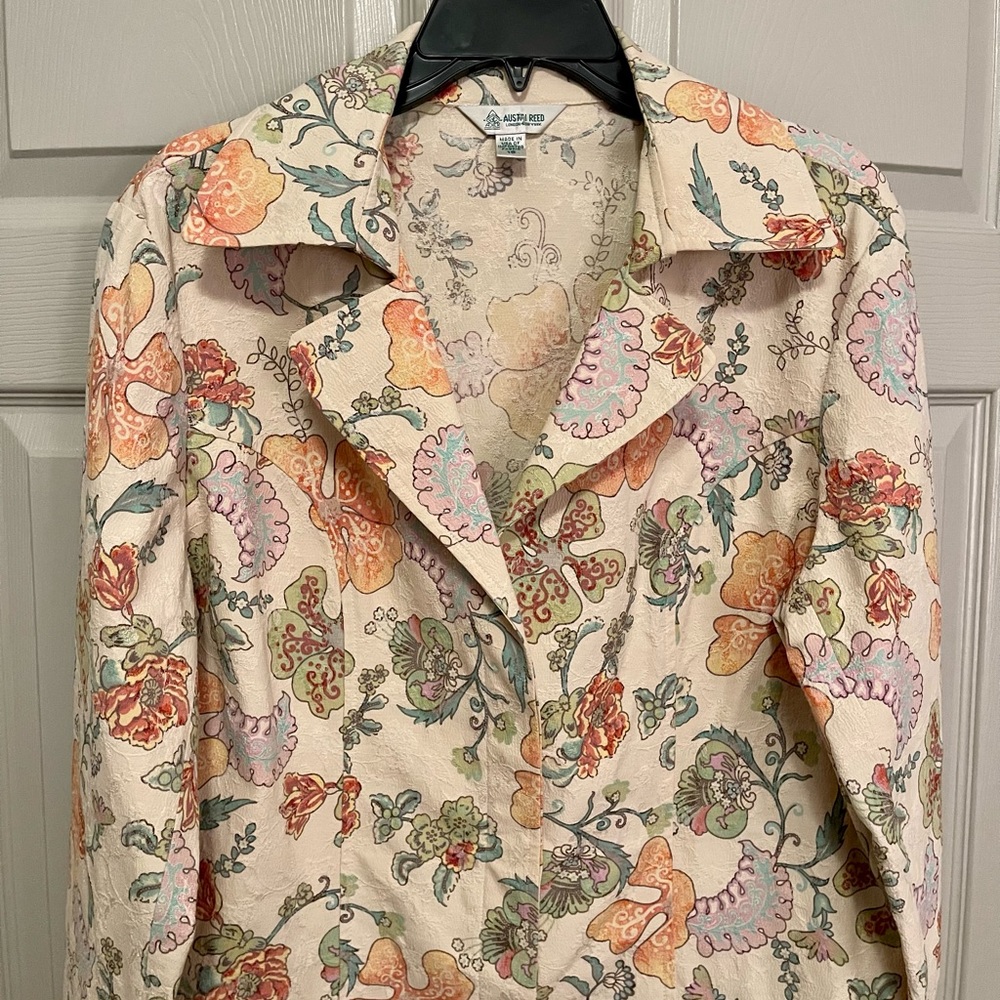 Austin Reed Textured Floral Blazer - Picture 4 of 8